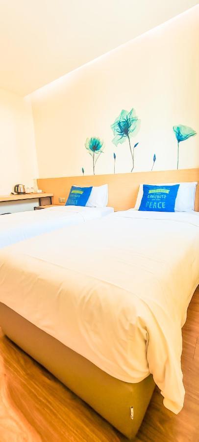 Qlio Hotel Кота-Кинабалу Экстерьер фото